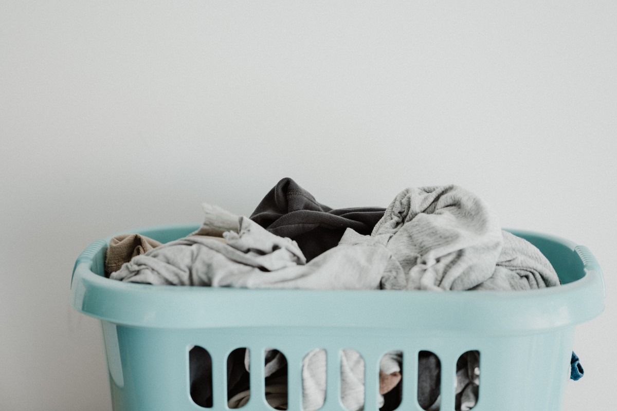 what is laundry detergent made of